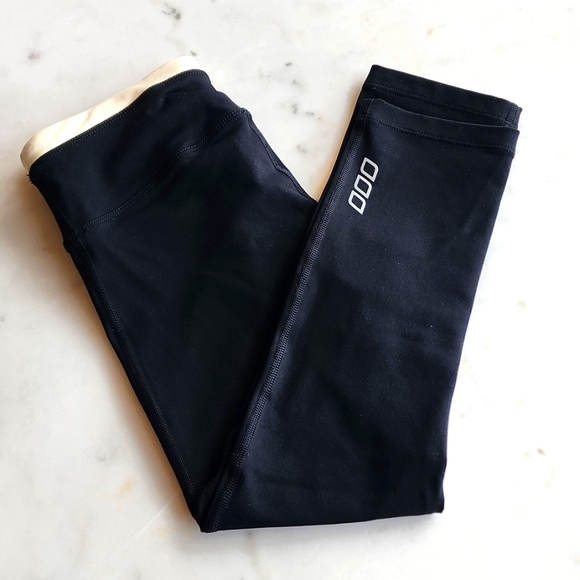 Lorna Jane Cropped Cut Up Knee Leggings Women's Size X-Small - Picture 9 of 13